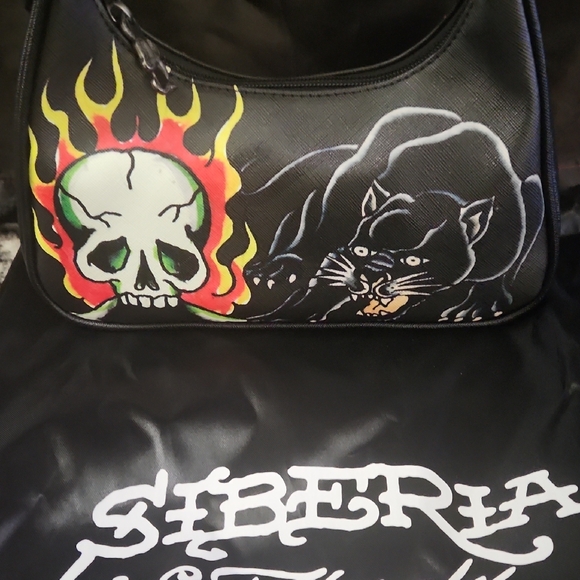 Ed Hardy Black Shoulder Bag with Flaming Skull & Panther Graphic NWOT. - Picture 2 of 4